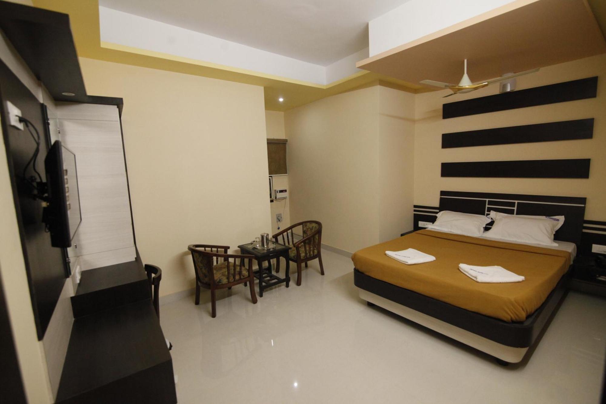 Hotel Kasi Inn Thanjavur Exterior foto